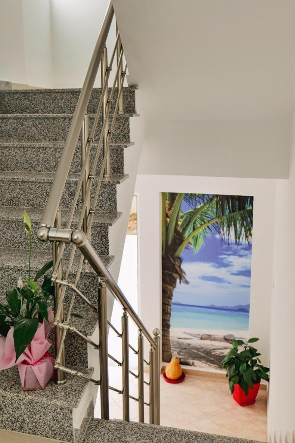 Eden Suites & Apartments Sarandë 외부 사진