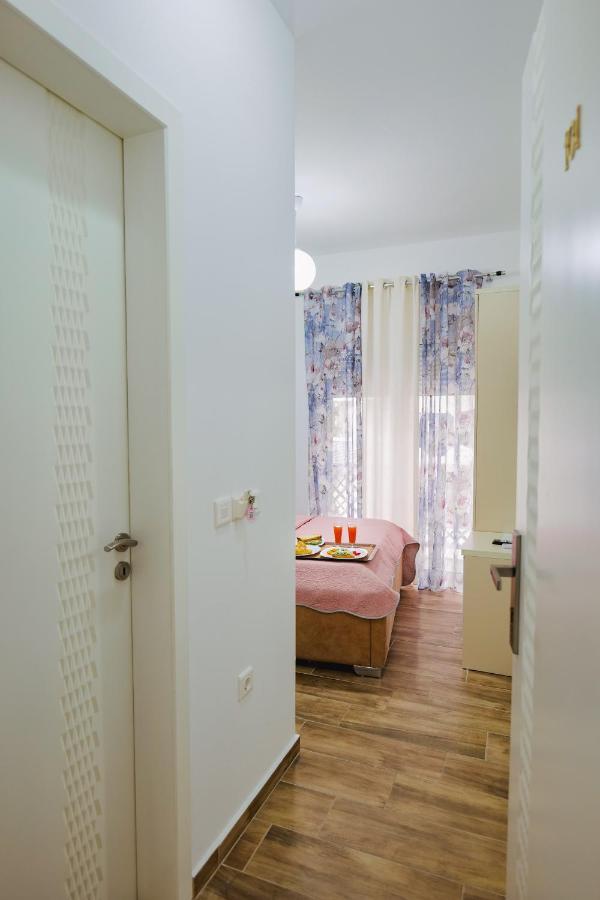 Eden Suites & Apartments Sarandë 외부 사진