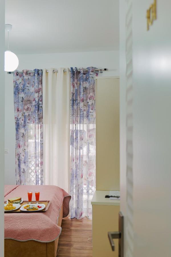 Eden Suites & Apartments Sarandë 외부 사진