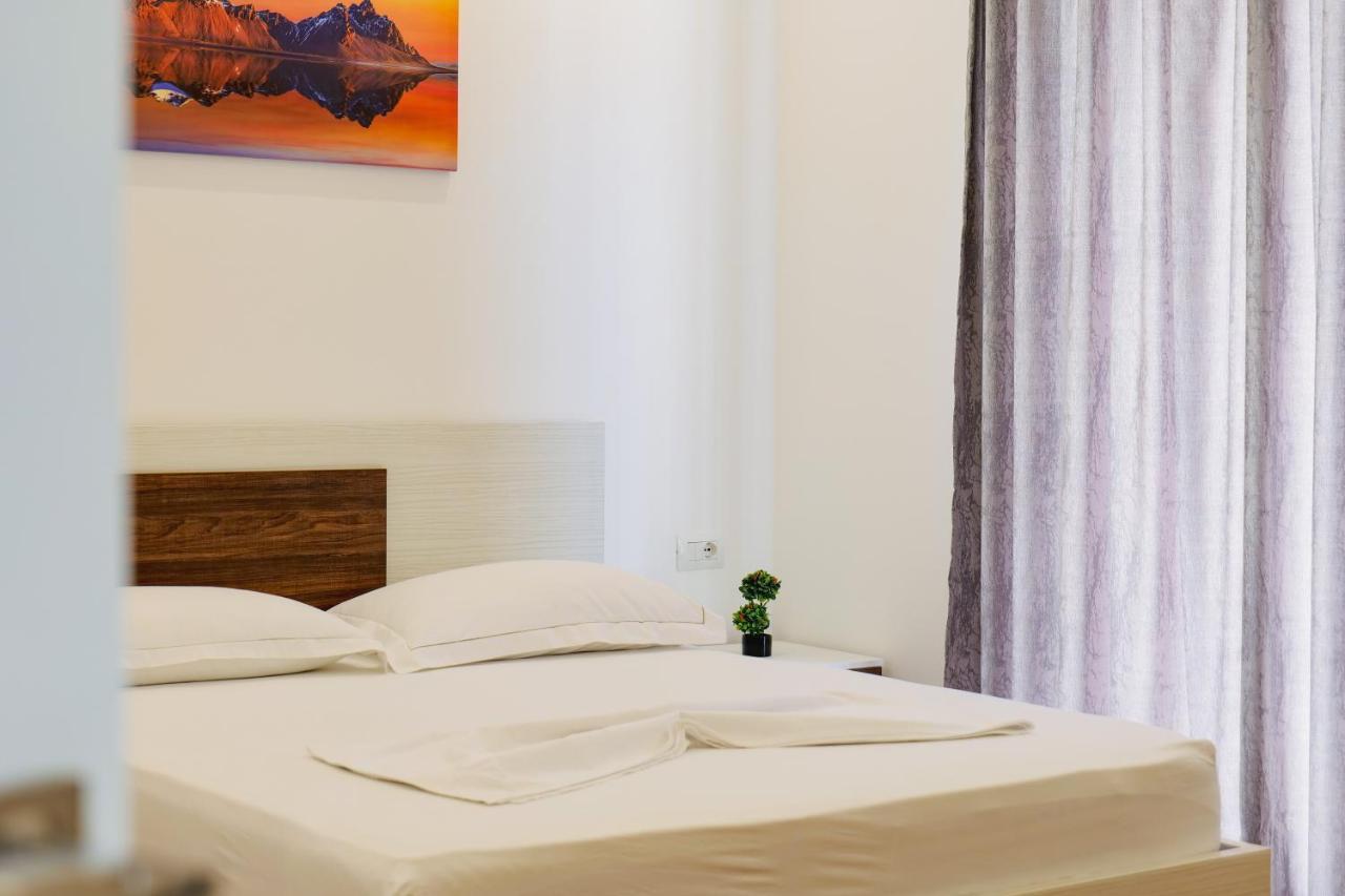 Eden Suites & Apartments Sarandë 외부 사진