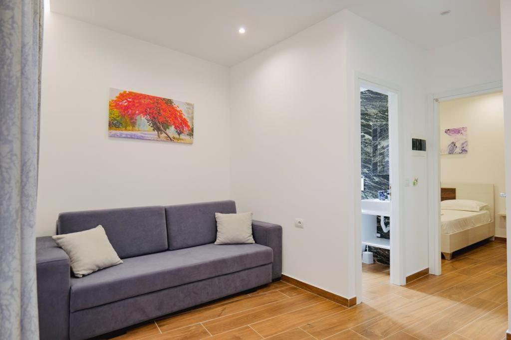 Eden Suites & Apartments Sarandë 외부 사진