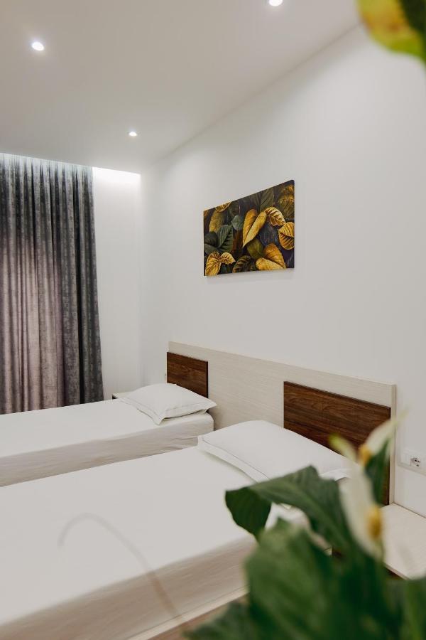 Eden Suites & Apartments Sarandë 외부 사진