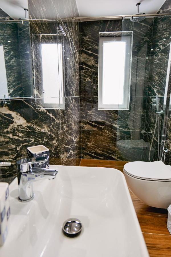 Eden Suites & Apartments Sarandë 외부 사진